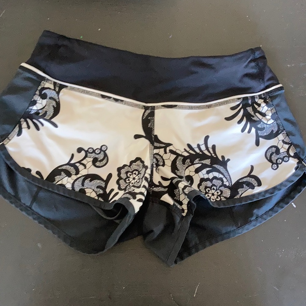 Lululemon Speed Up Shorts 2.5 inseam